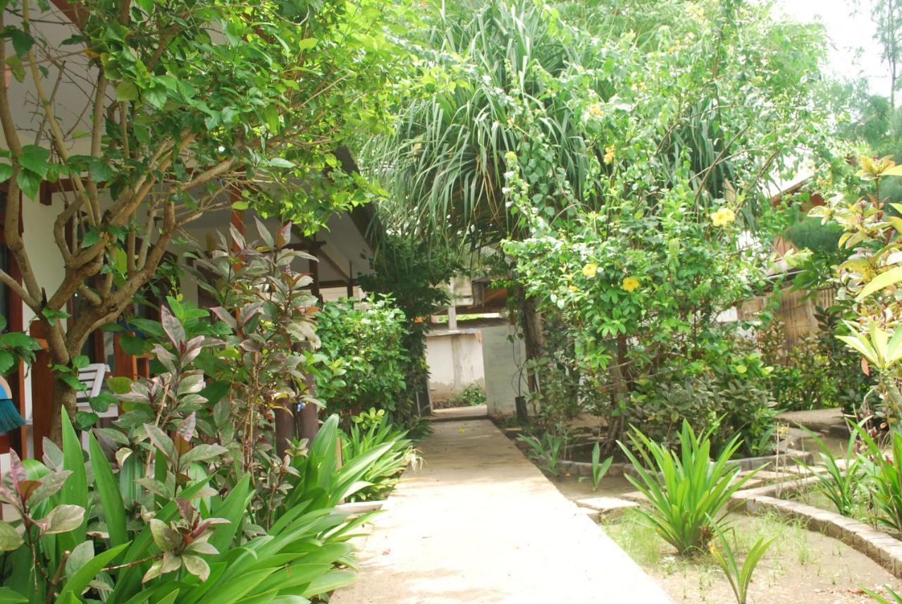 Gili Smile Bungalow Gili Trawangan Bagian luar foto